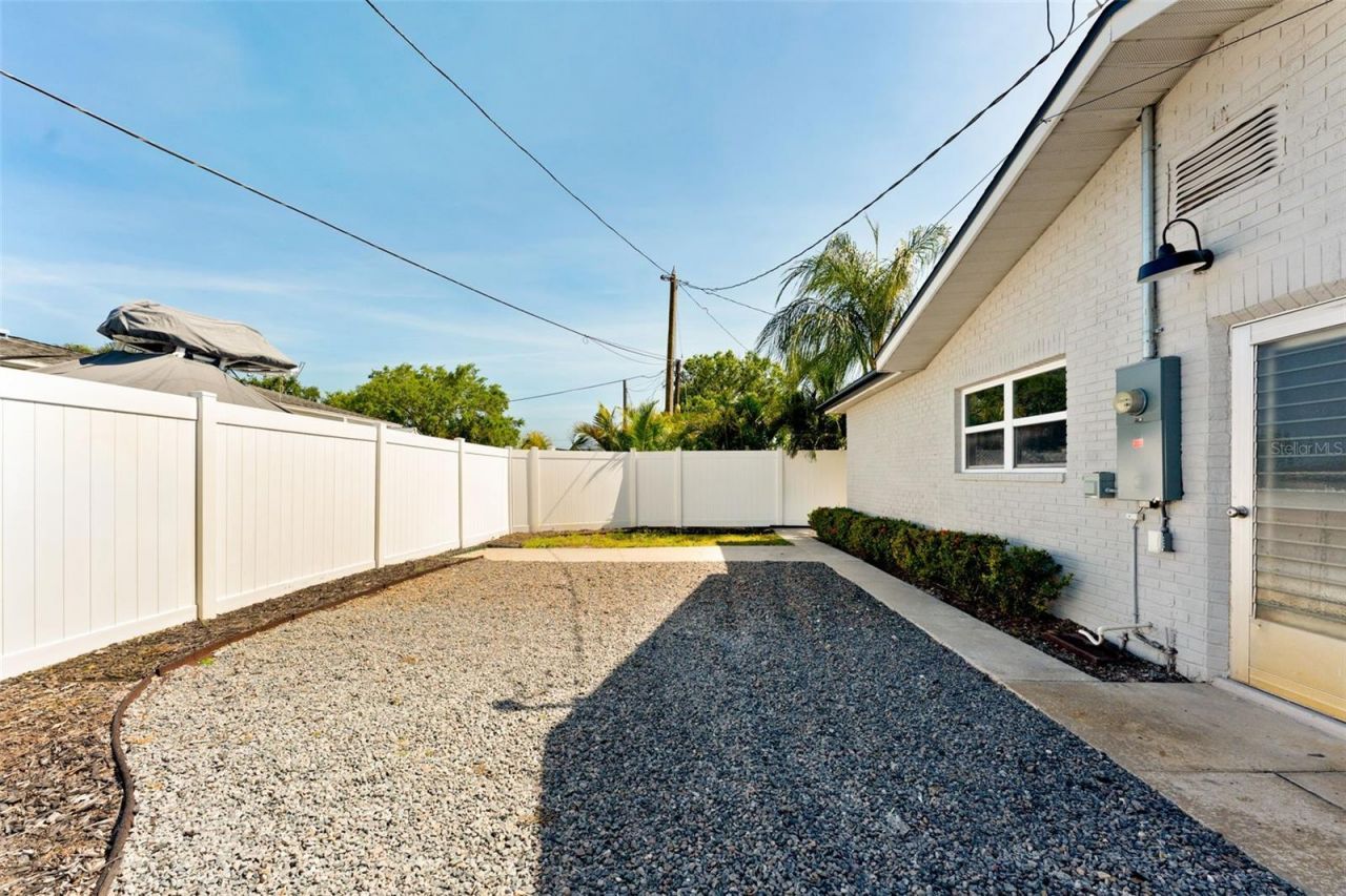 140 88th Avenue Ne, Saint Petersburg, FL 33702 Photo