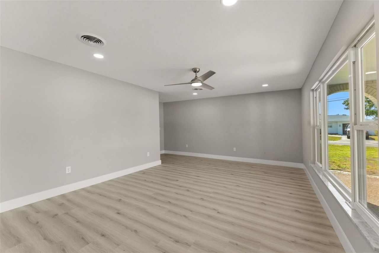 140 88th Avenue Ne, Saint Petersburg, FL 33702 Photo