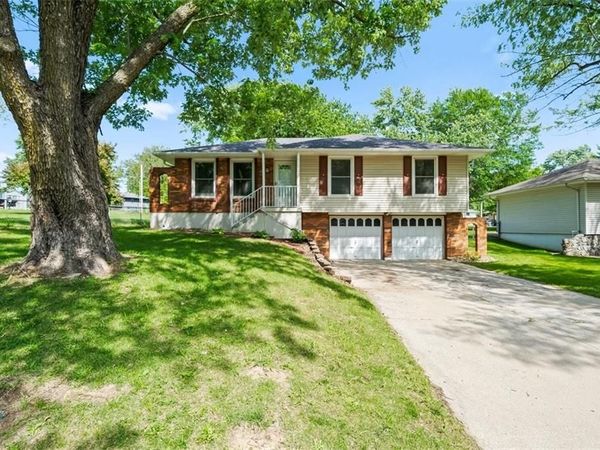 1908 NE ADAMS DAIRY Road, Blue Springs, MO 64014