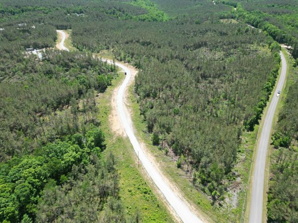 140 Pinewood Dr , Hohenwald, TN 38462