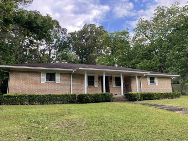 255 W Prairie St., De Valls Bluff, AR 72041