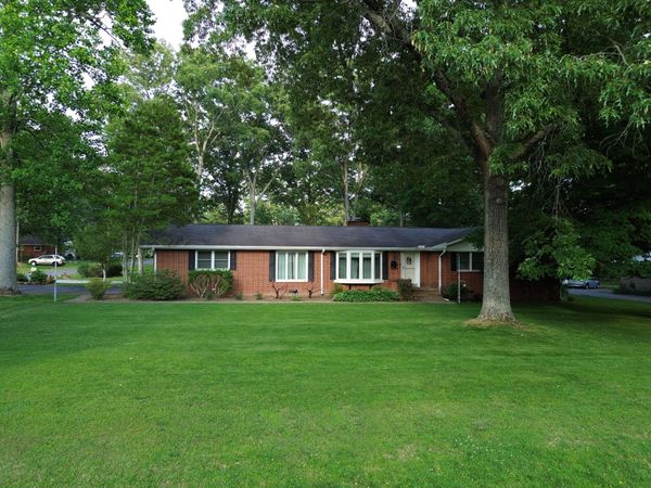 222 Crestwood Drive, Tullahoma, TN 37388