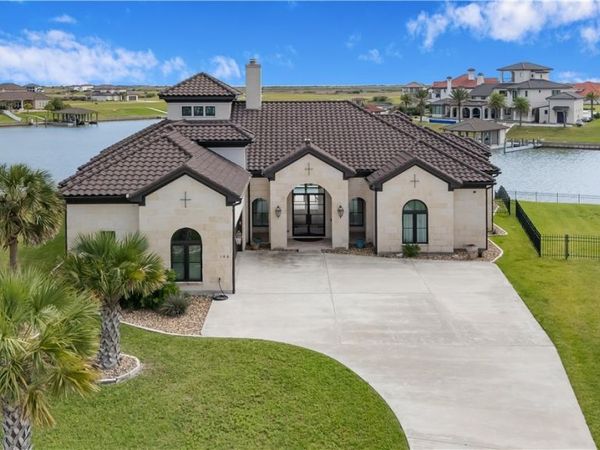 146 Chavez Way , Port O'Connor, TX 77982