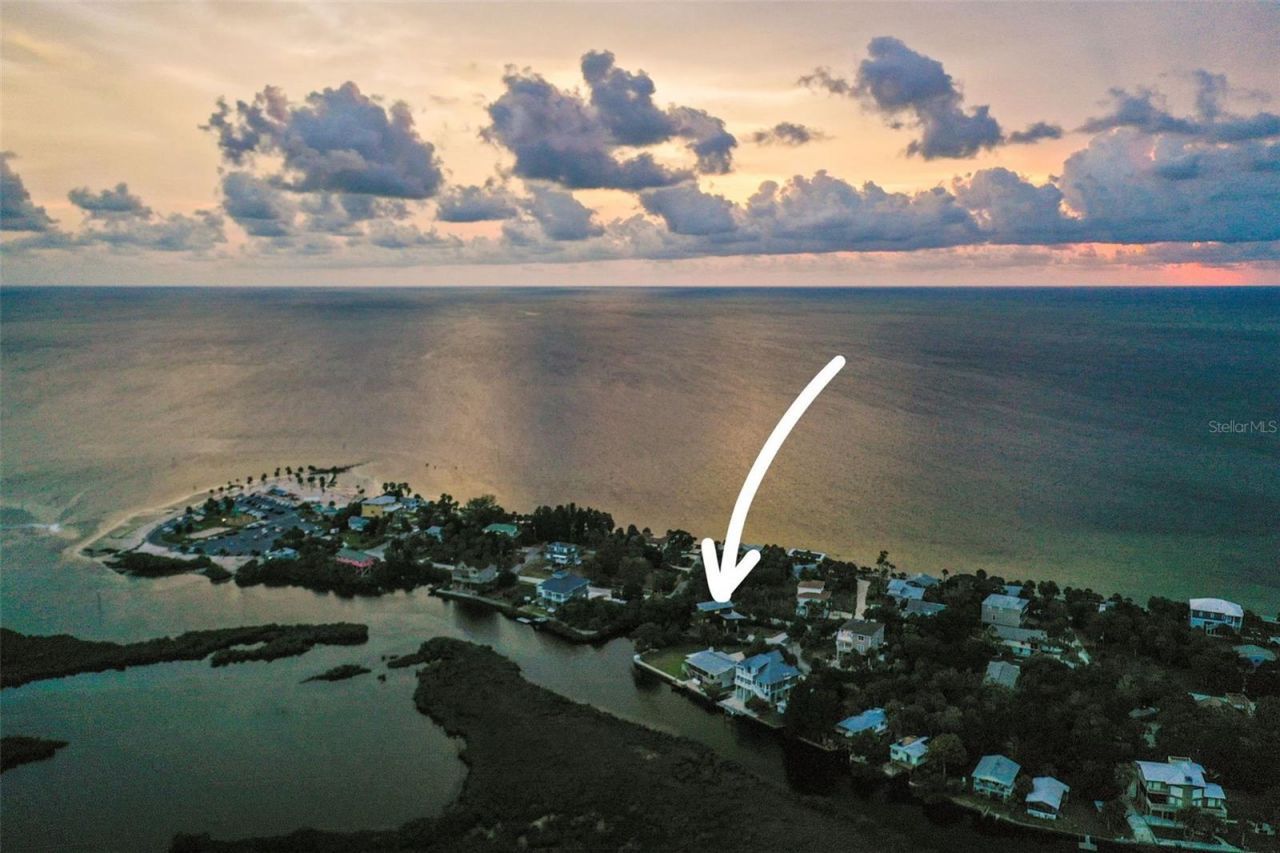 10701 Pine Island Drive , Weeki Wachee, FL 34607 Photo