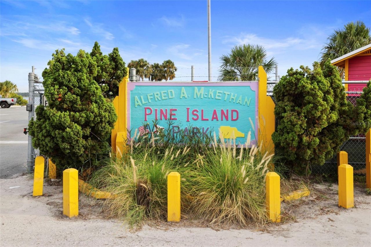10701 Pine Island Drive , Weeki Wachee, FL 34607 Photo