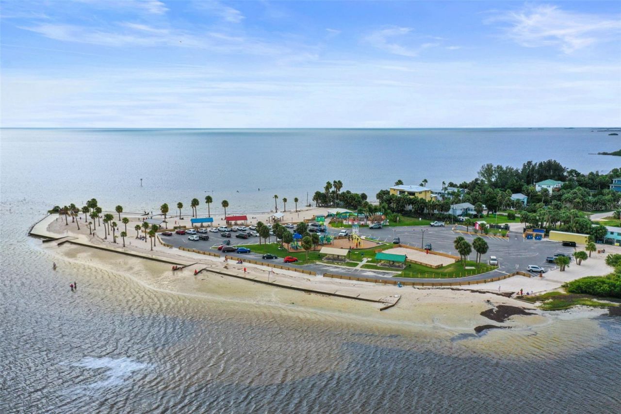 10701 Pine Island Drive , Weeki Wachee, FL 34607 Photo