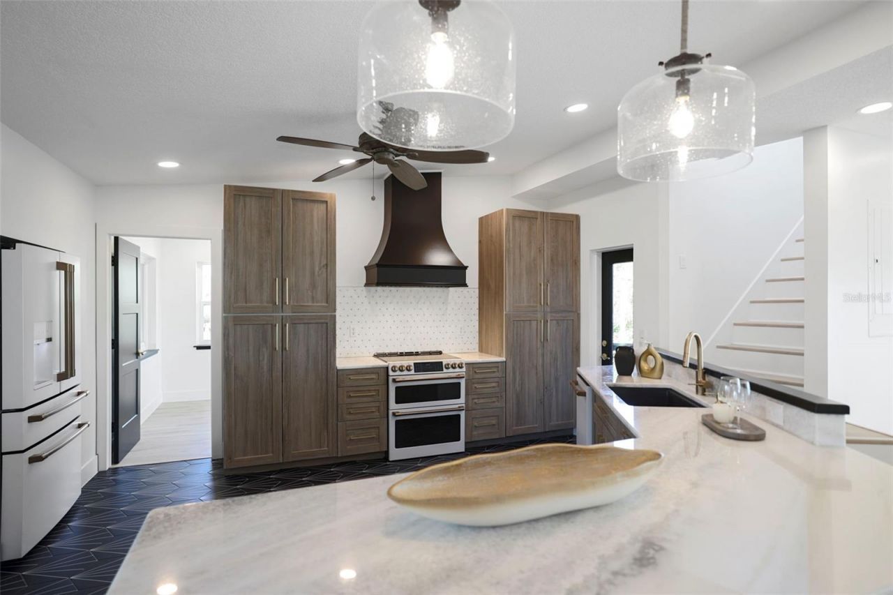 10701 Pine Island Drive , Weeki Wachee, FL 34607 Photo