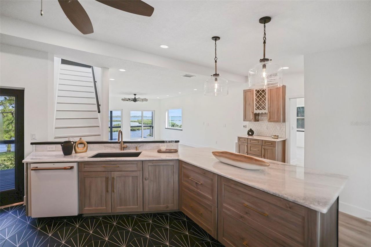 10701 Pine Island Drive , Weeki Wachee, FL 34607 Photo