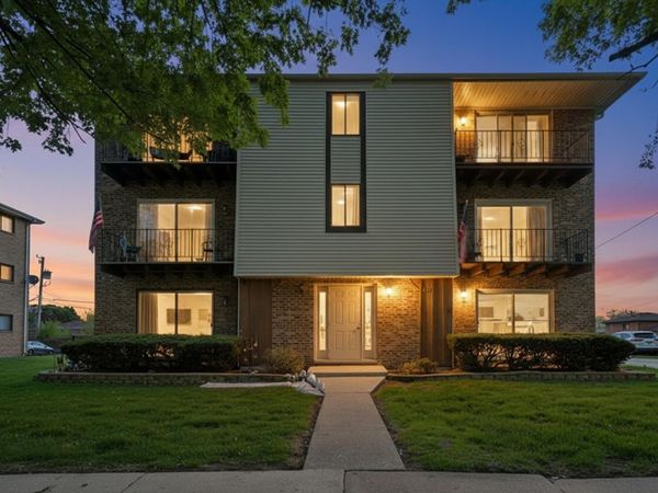 8039 Beloit Avenue , Unit 3B, Bridgeview, IL 60455