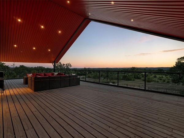 561 Broken Bit TRL, Dripping Springs, TX 78620