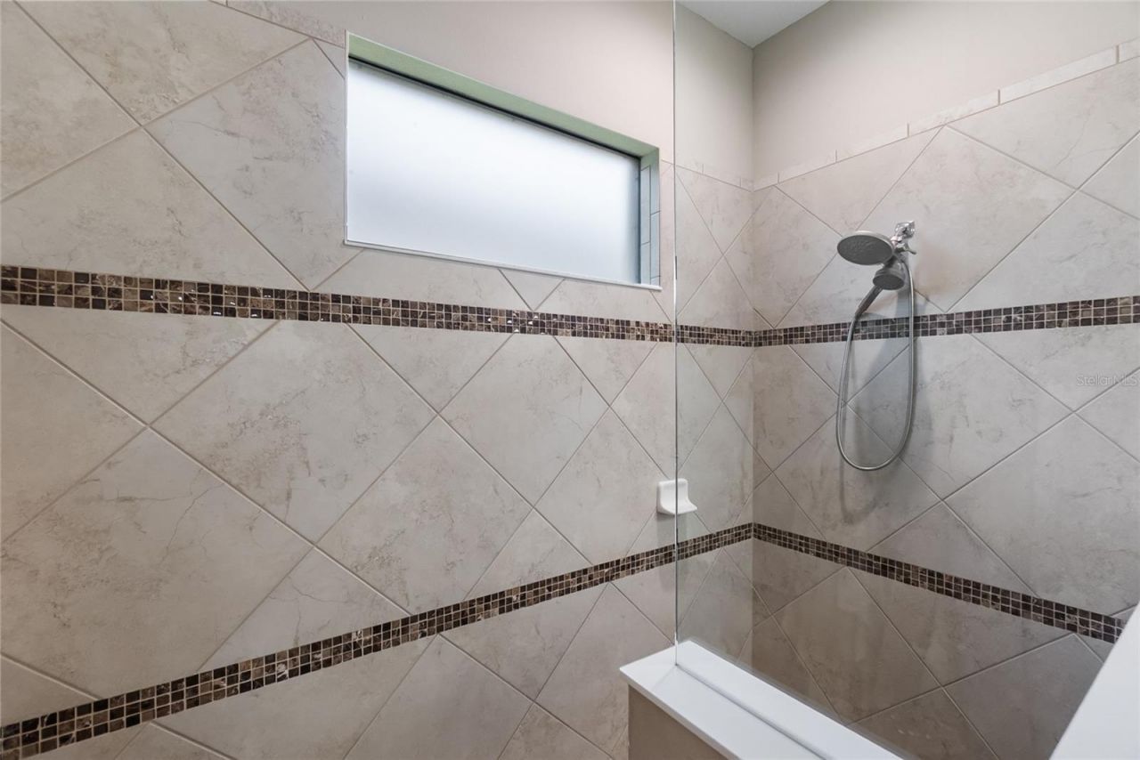 16512 Berwick Terrace, Bradenton, FL 34202 Photo