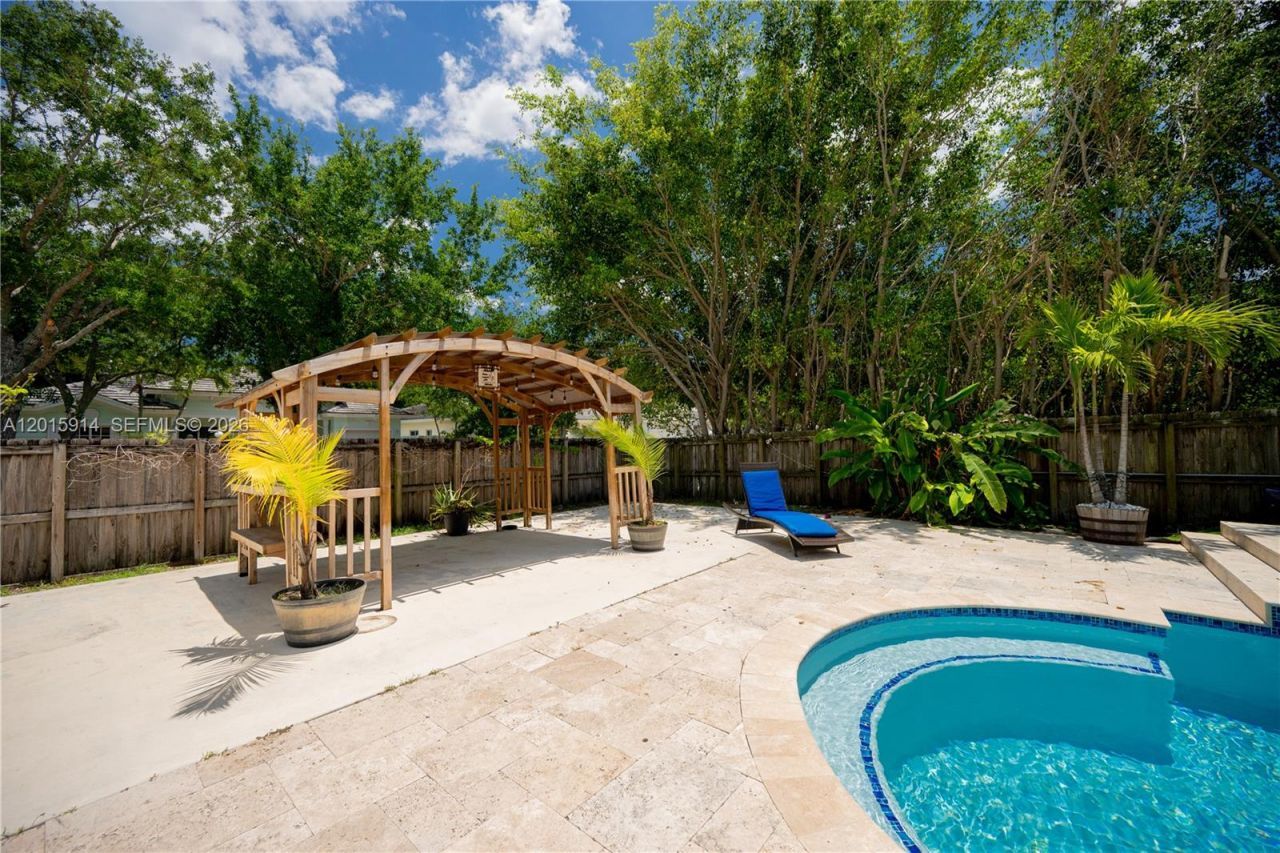 2890 NE 4th St, Homestead, FL 33033 Photo