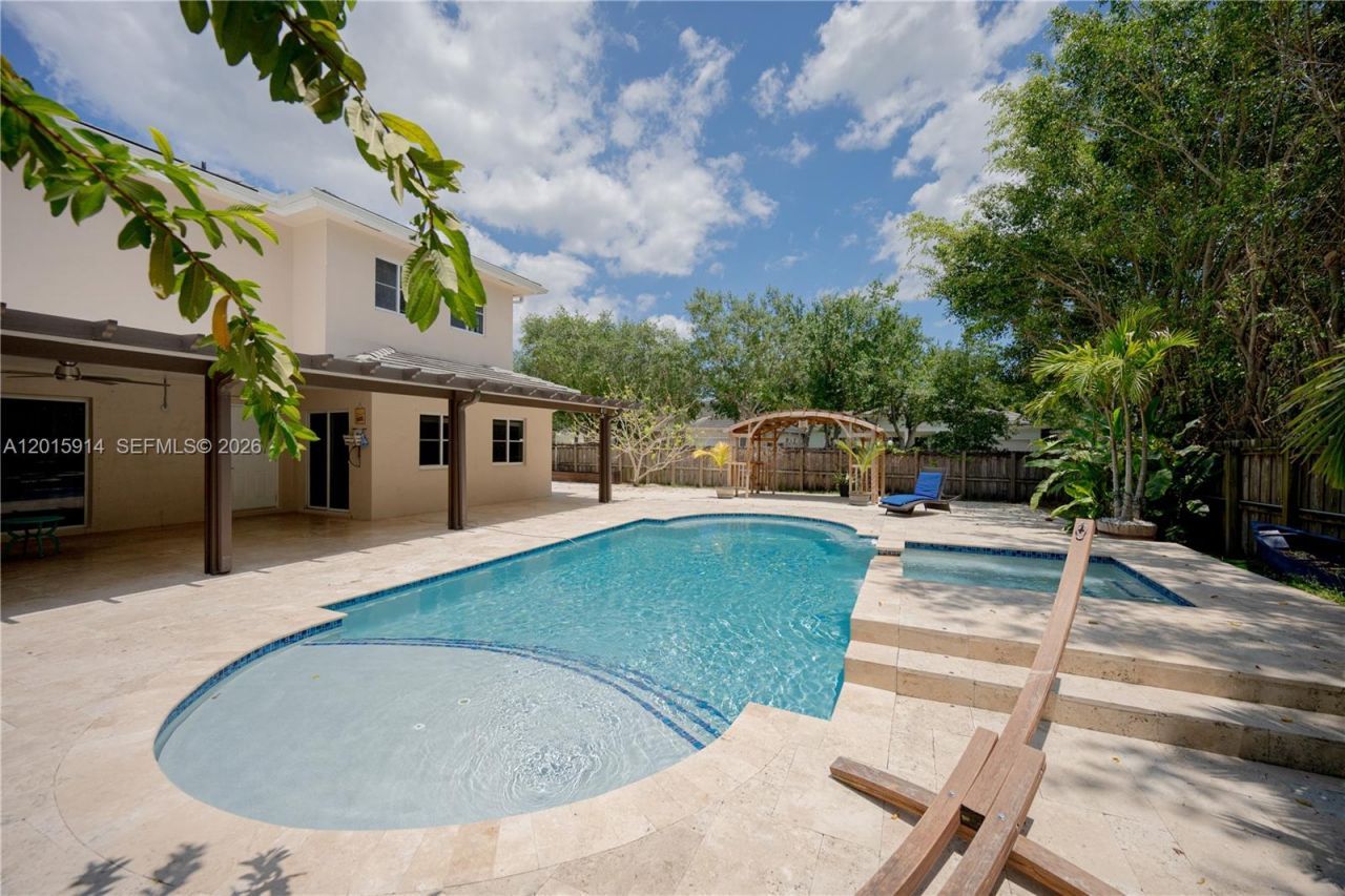 2890 NE 4th St, Homestead, FL 33033 Photo