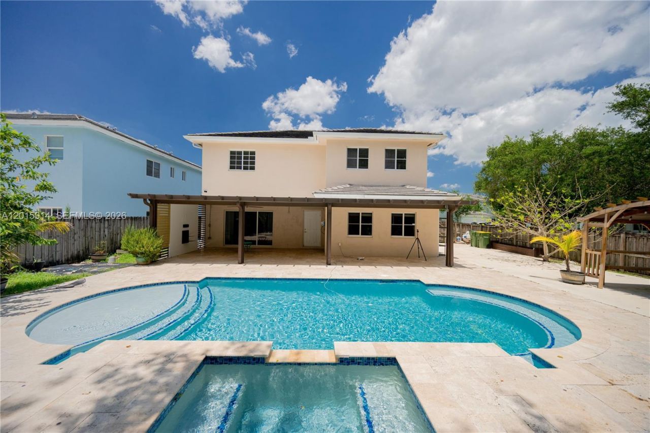2890 NE 4th St, Homestead, FL 33033 Photo