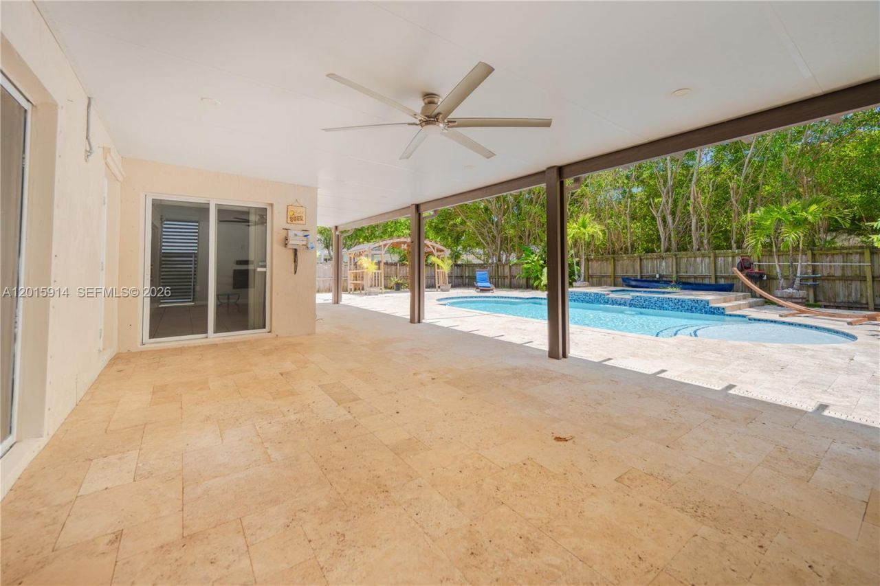 2890 NE 4th St, Homestead, FL 33033 Photo