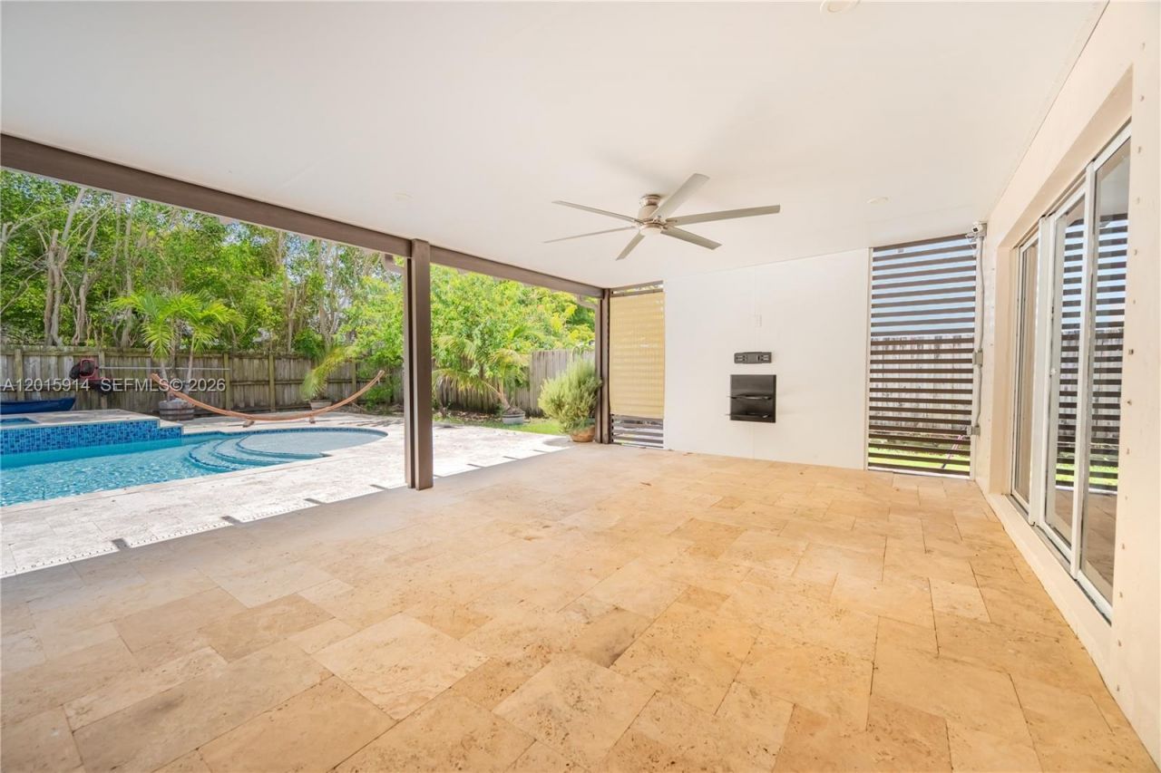 2890 NE 4th St, Homestead, FL 33033 Photo