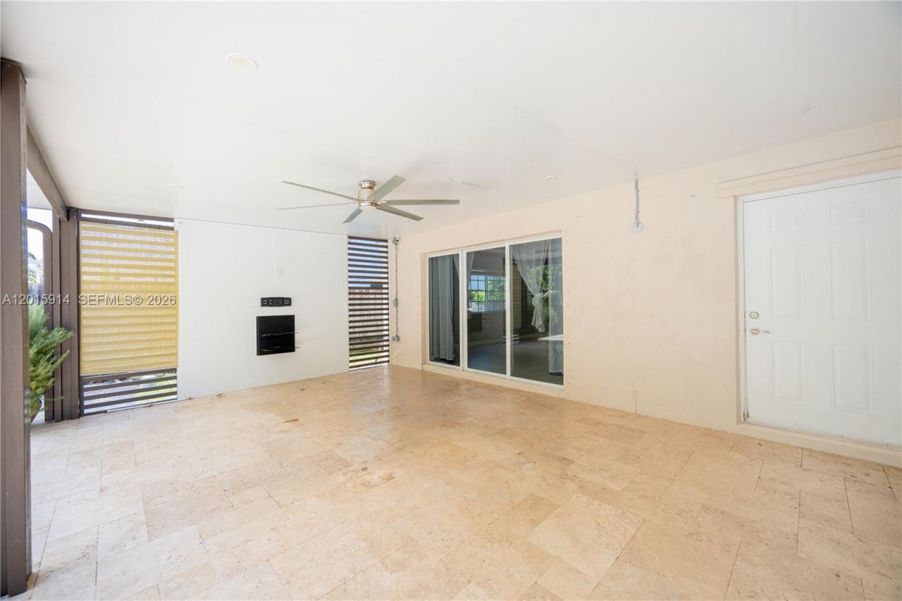 2890 NE 4th St, Homestead, FL 33033 Photo