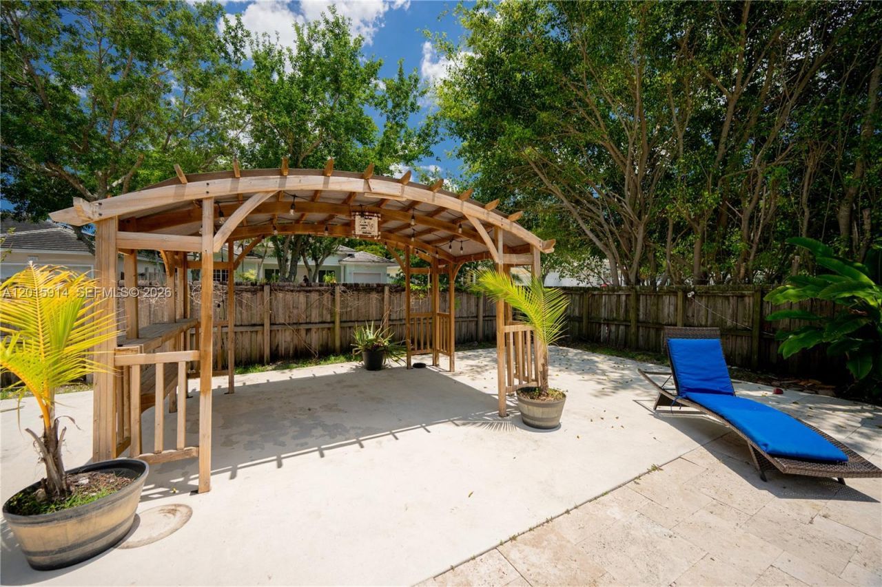 2890 NE 4th St, Homestead, FL 33033 Photo