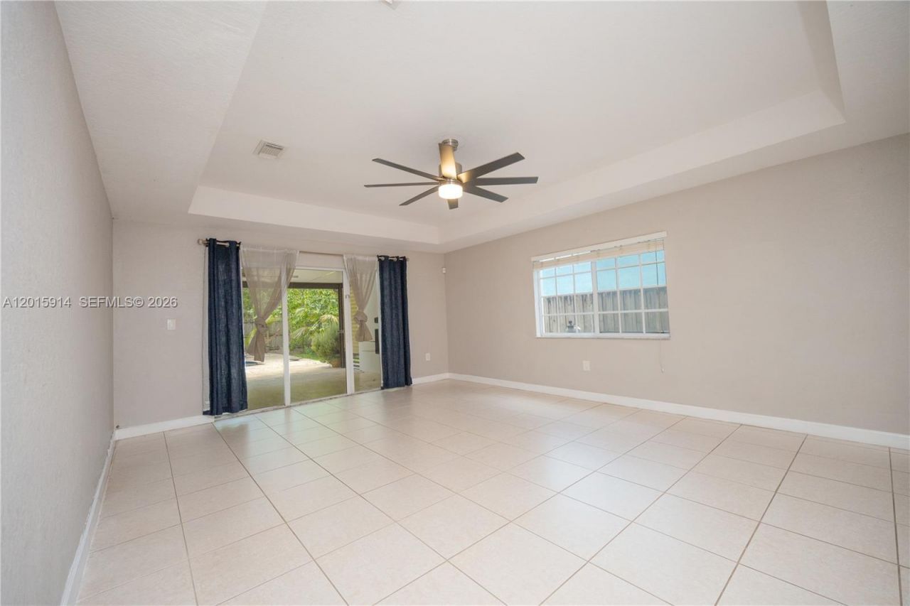 2890 NE 4th St, Homestead, FL 33033 Photo