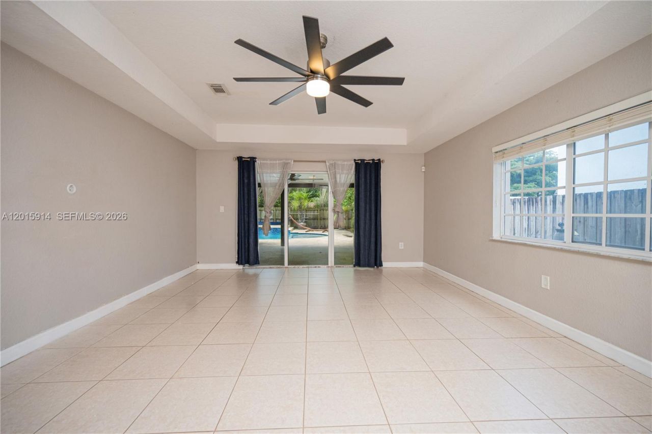 2890 NE 4th St, Homestead, FL 33033 Photo