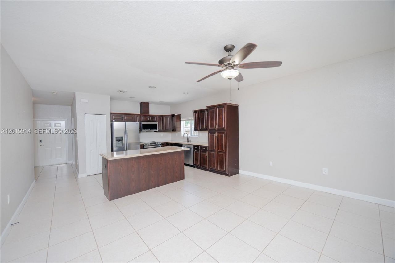 2890 NE 4th St, Homestead, FL 33033 Photo