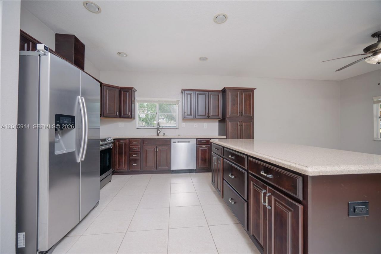 2890 NE 4th St, Homestead, FL 33033 Photo