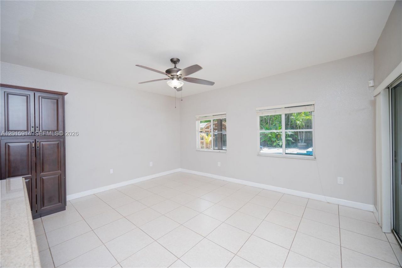 2890 NE 4th St, Homestead, FL 33033 Photo
