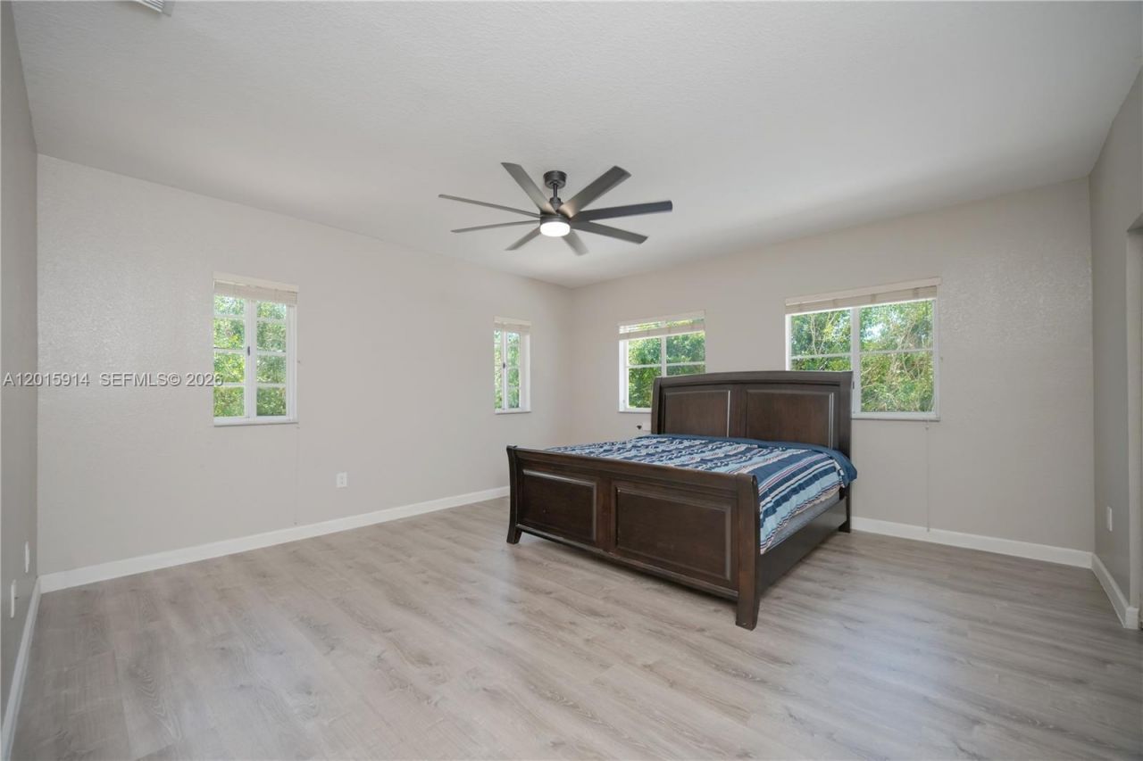 2890 NE 4th St, Homestead, FL 33033 Photo