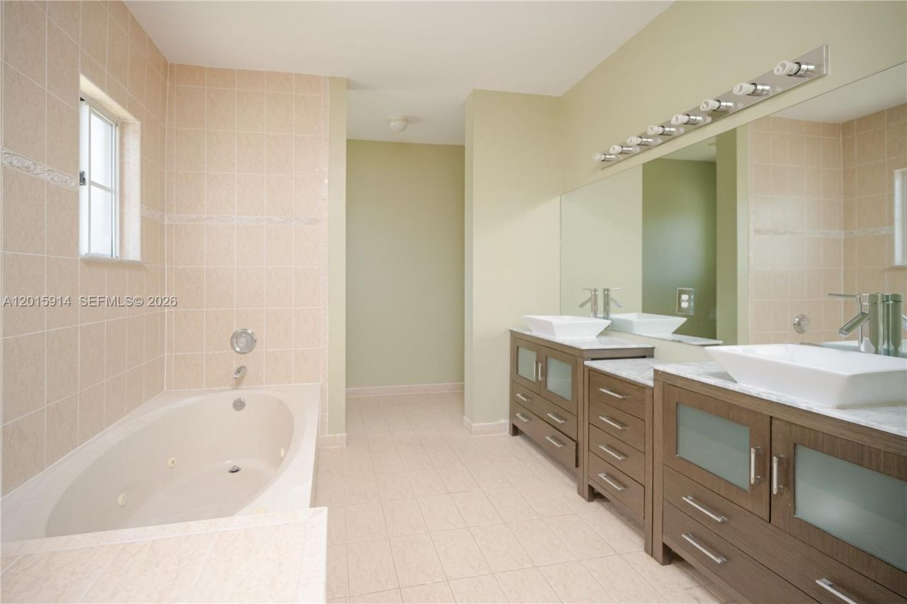 2890 NE 4th St, Homestead, FL 33033 Photo