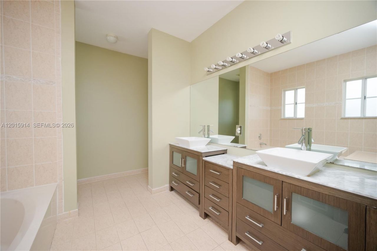 2890 NE 4th St, Homestead, FL 33033 Photo