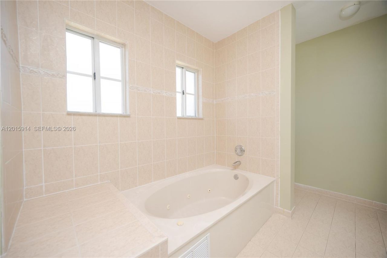 2890 NE 4th St, Homestead, FL 33033 Photo
