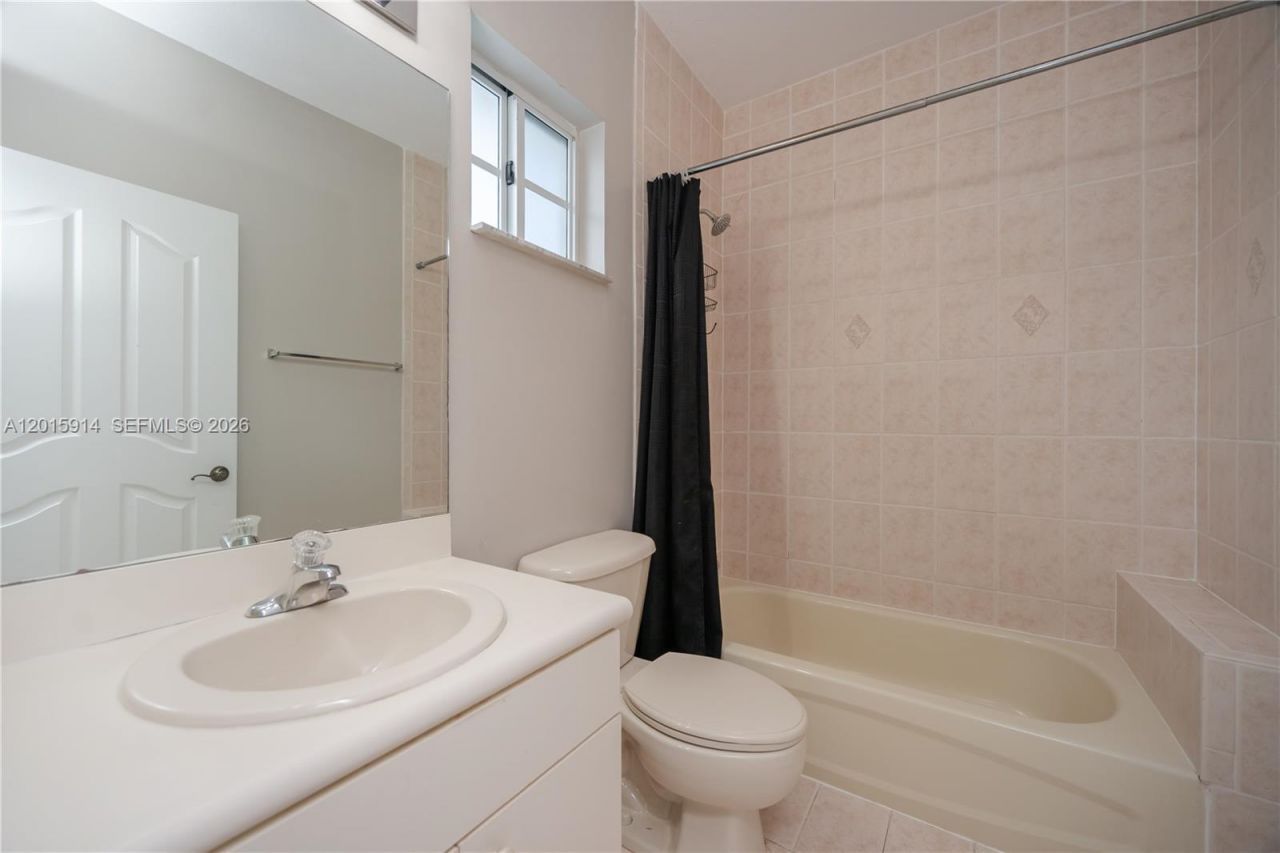 2890 NE 4th St, Homestead, FL 33033 Photo