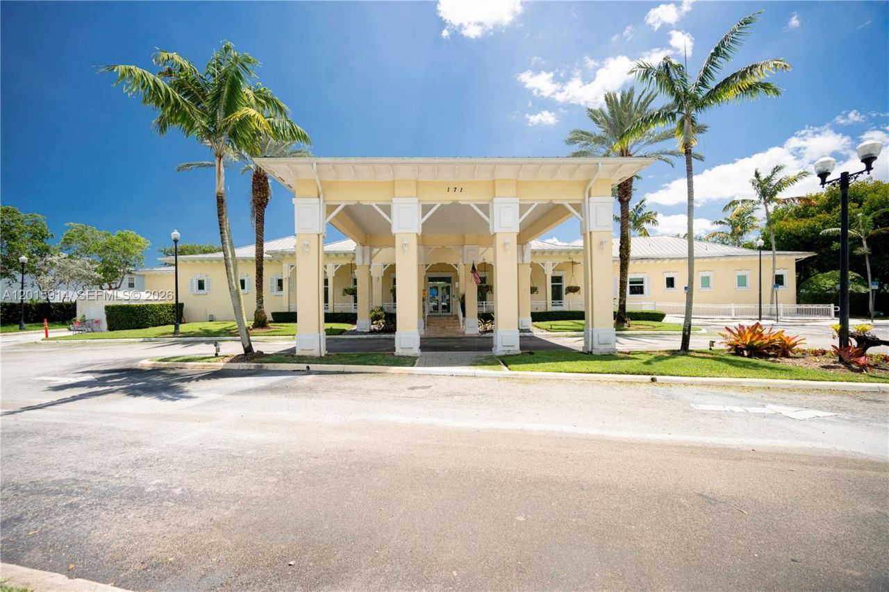 2890 NE 4th St, Homestead, FL 33033 Photo