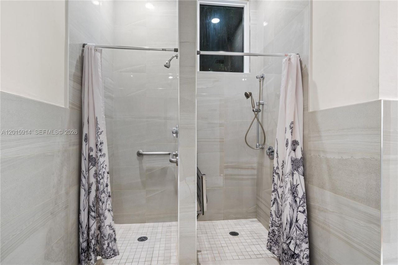 2890 NE 4th St, Homestead, FL 33033 Photo