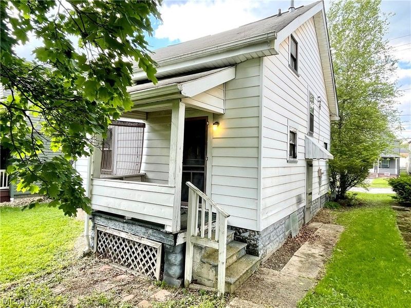 83 Smithsonian Street, Girard, OH 44420 Photo 5