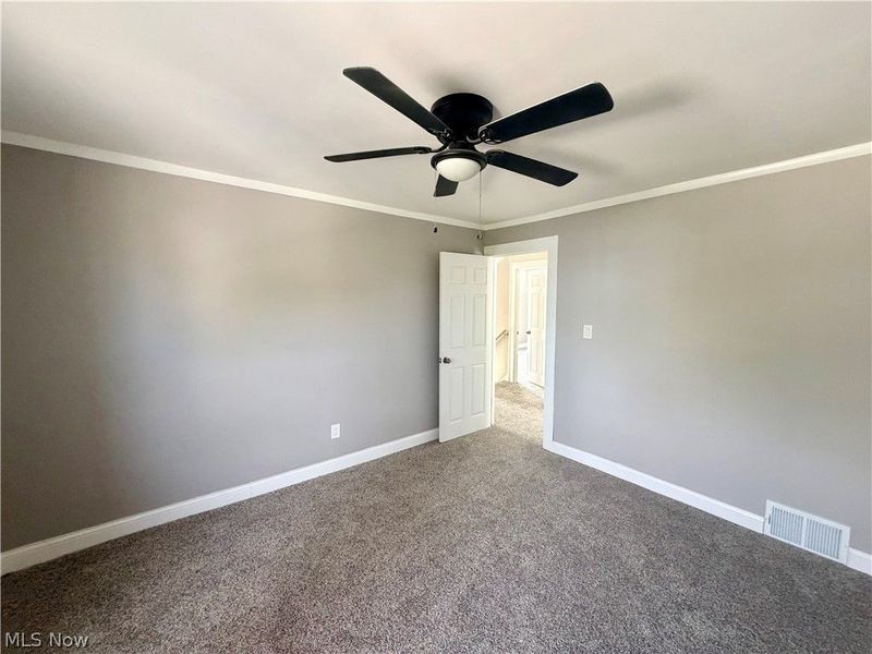 1350 Russell Road, Cleveland, OH 44103 Photo 5