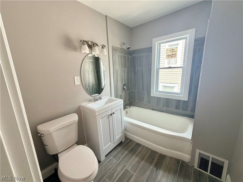 1350 Russell Road, Cleveland, OH 44103 Photo 9
