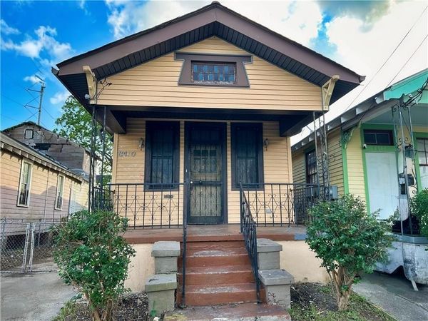 8410 OLEANDER Street , New Orleans, LA 70118
