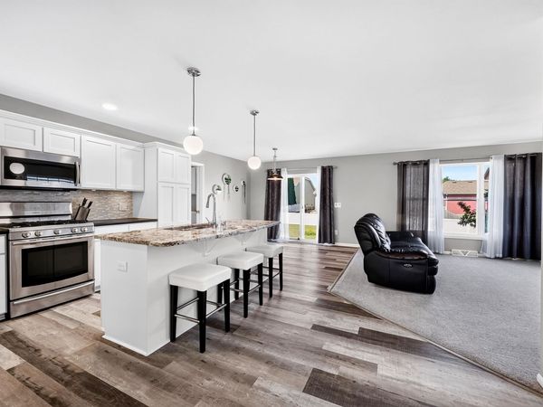 4716 CATALINA Parkway, McFarland, WI 53558