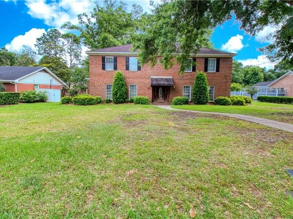 3933 Pembrocke Avenue, Mobile, AL 36608