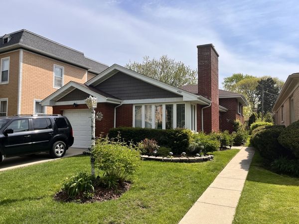 6707 N Keating Avenue , Lincolnwood, IL 60712