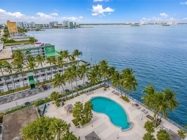 1865 79th St Cswy , Unit 14D, North Bay Village, FL 33141