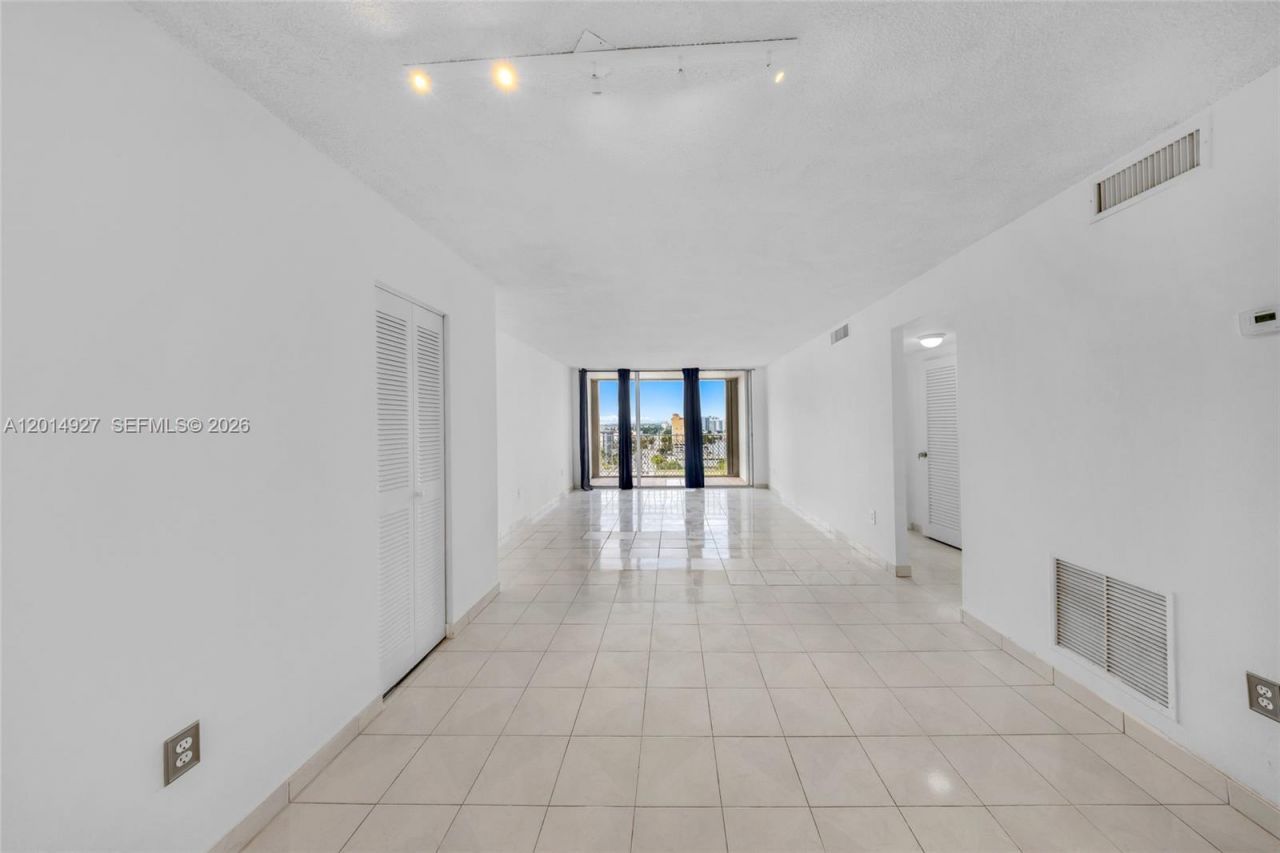 1865 79th St Cswy , Unit 14D, North Bay Village, FL 33141 Photo