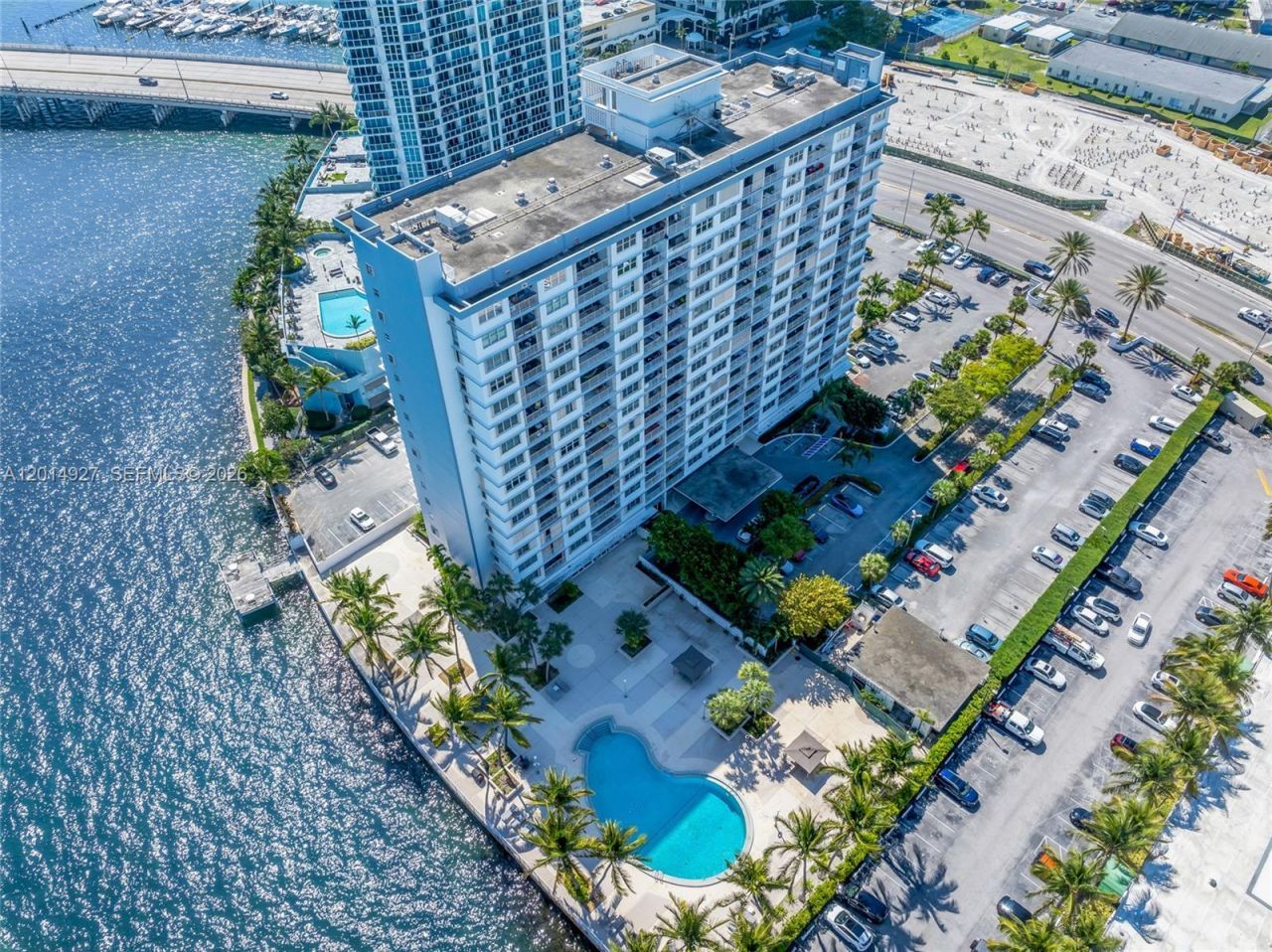 1865 79th St Cswy , Unit 14D, North Bay Village, FL 33141 Photo