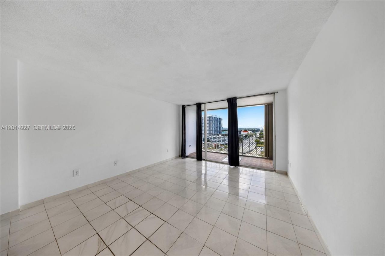 1865 79th St Cswy , Unit 14D, North Bay Village, FL 33141 Photo