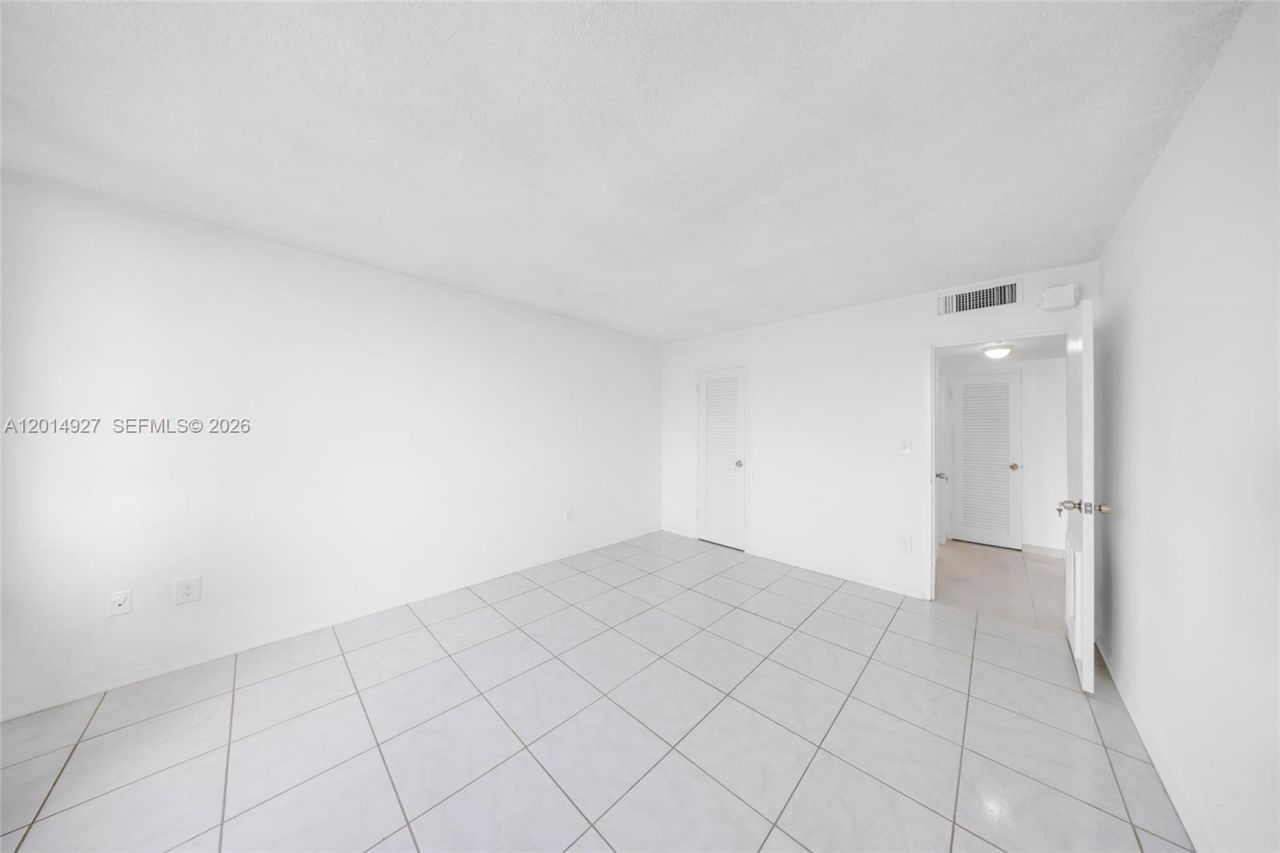 1865 79th St Cswy , Unit 14D, North Bay Village, FL 33141 Photo