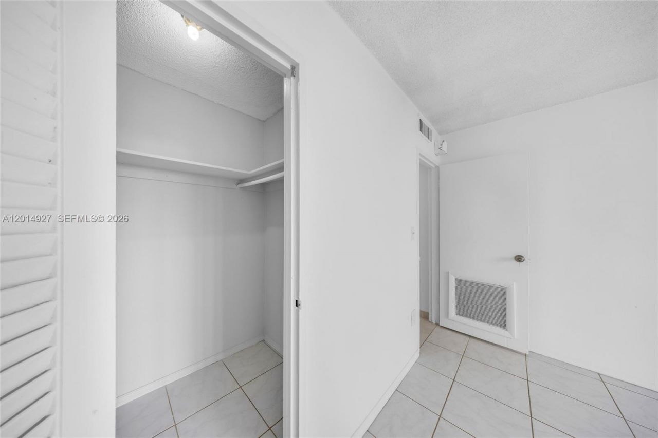 1865 79th St Cswy , Unit 14D, North Bay Village, FL 33141 Photo