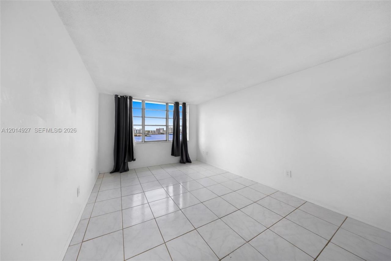 1865 79th St Cswy , Unit 14D, North Bay Village, FL 33141 Photo