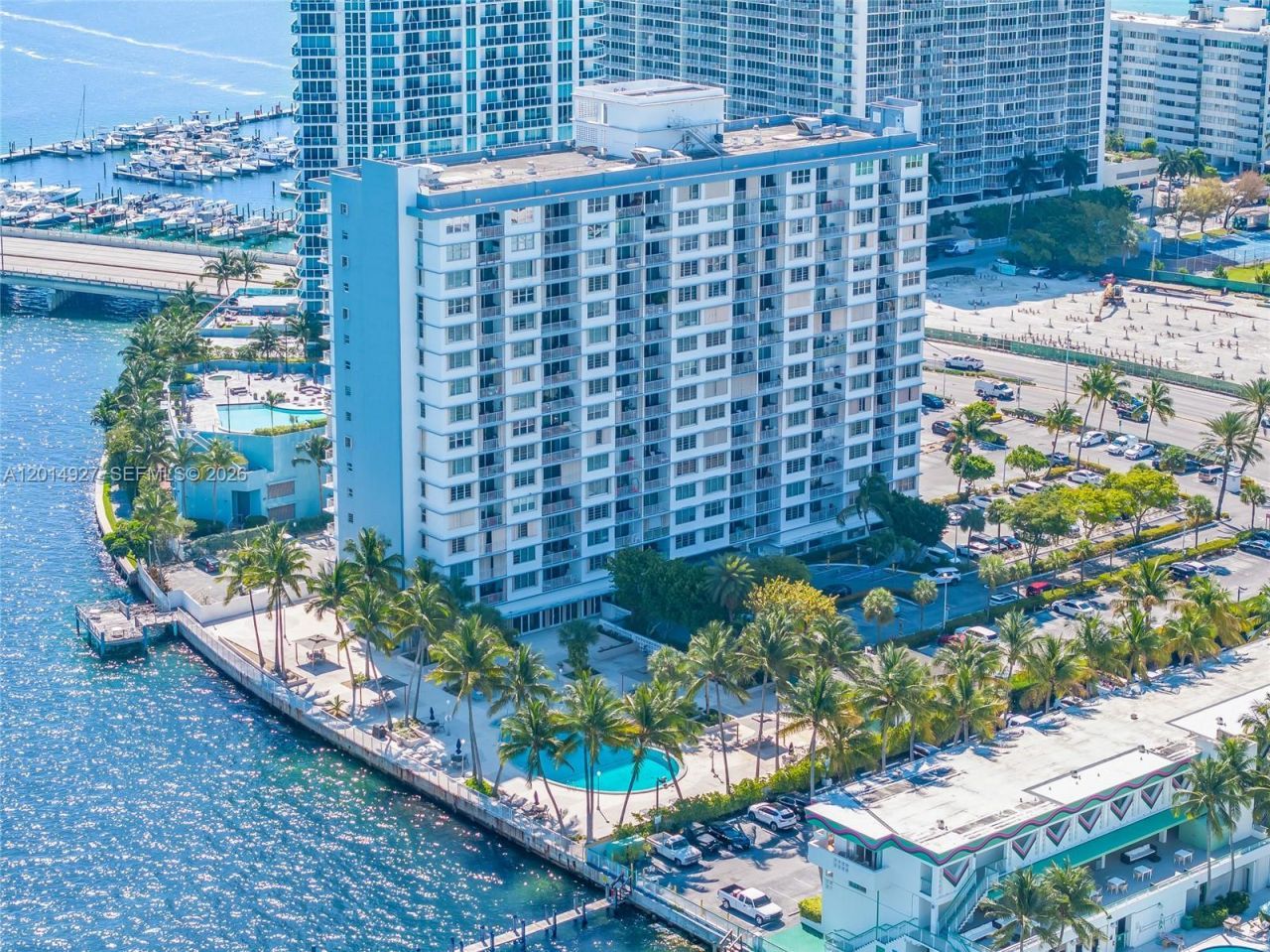 1865 79th St Cswy , Unit 14D, North Bay Village, FL 33141 Photo