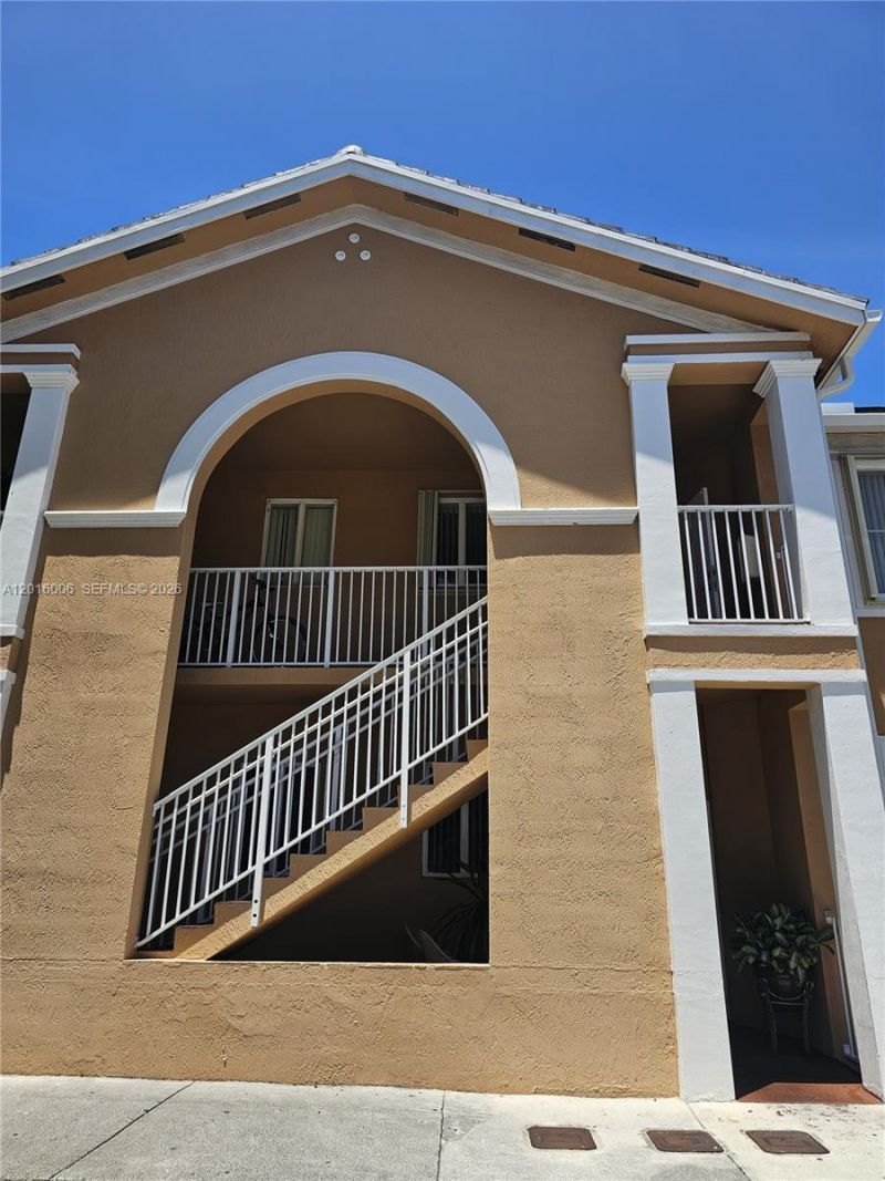 17720 NW 73, Unit 203, Hialeah, FL 33015 Photo